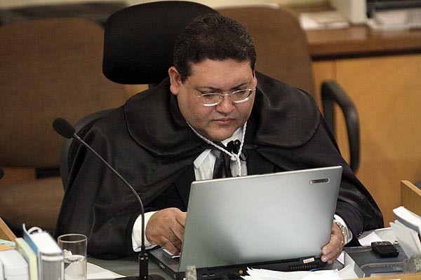 Desembargador piauiense cassa liminar e solta a lagosta do Supremo
