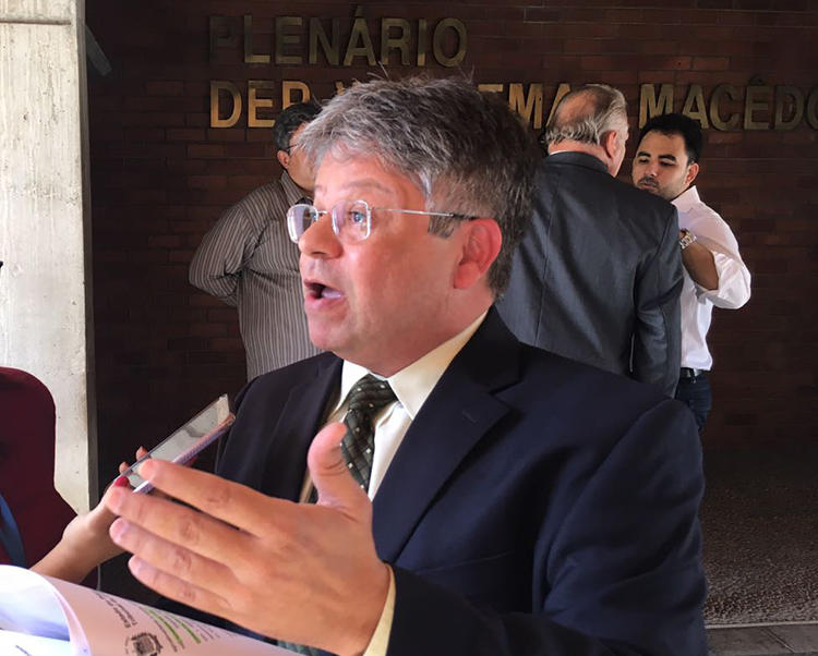 Deputados questionam secretário sobre empréstimo da CEF