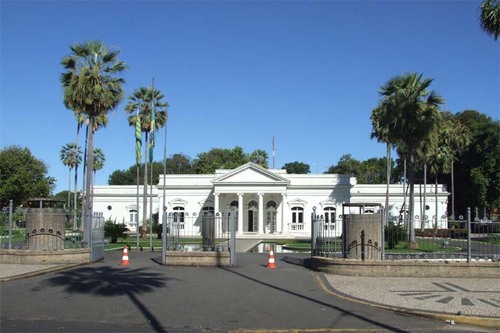Governo aprova desligamento de mais de 21 mil empregados