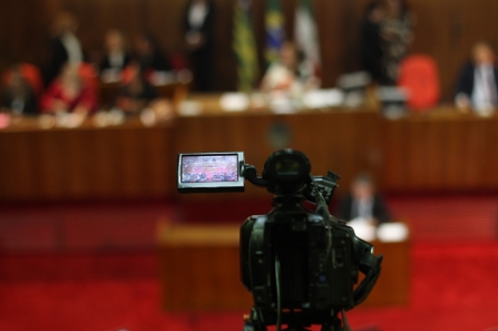 Deputados aprovam requerimentos para realização de obras