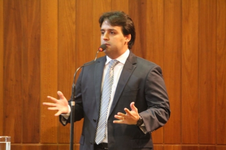 Flávio Júnior (PDT) quer instalação de dispositivos de segurança nas escolas
