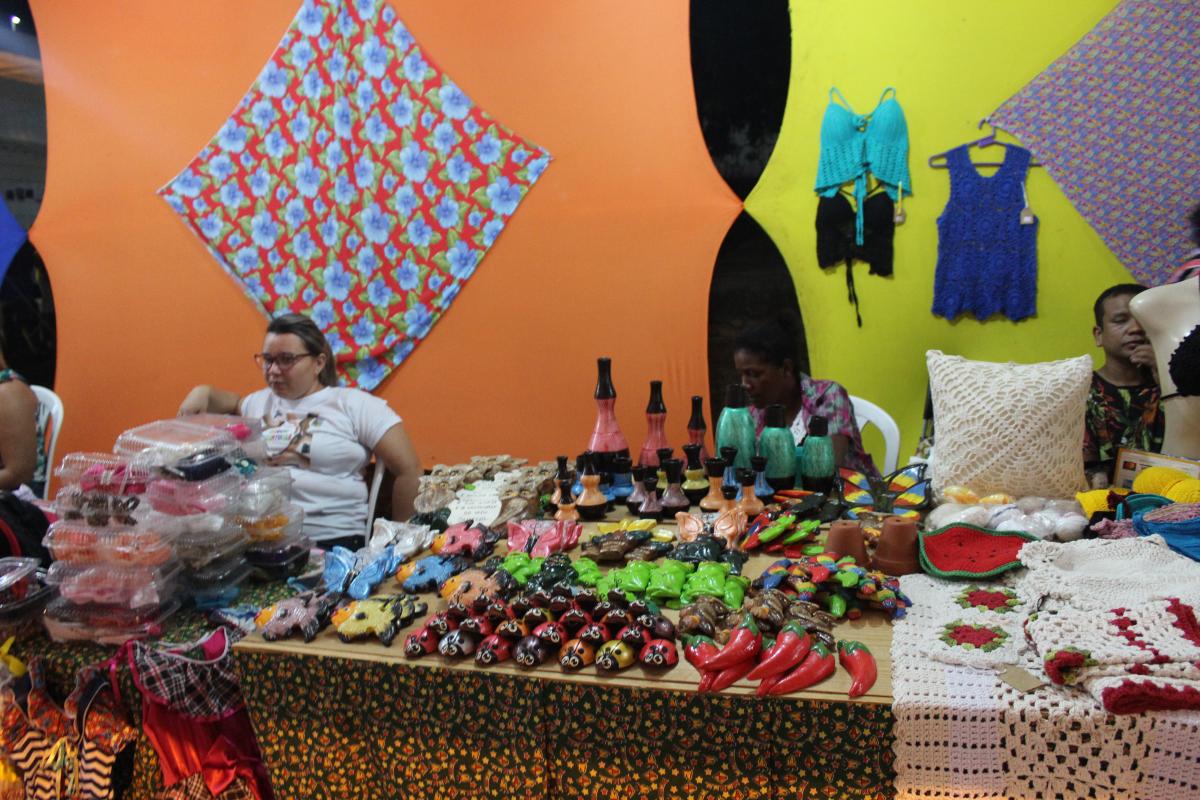 Secretaria de Economia Solidária acompanha artesãos na Cidade Junina