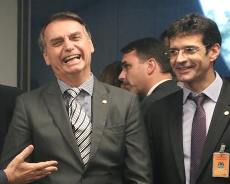 PF prende assessor e ex-coordenador de campanha do ministro do Turismo