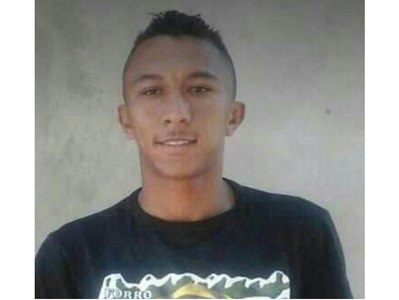 Atleta morre devido convulsão causada por queda durante partida de futsal