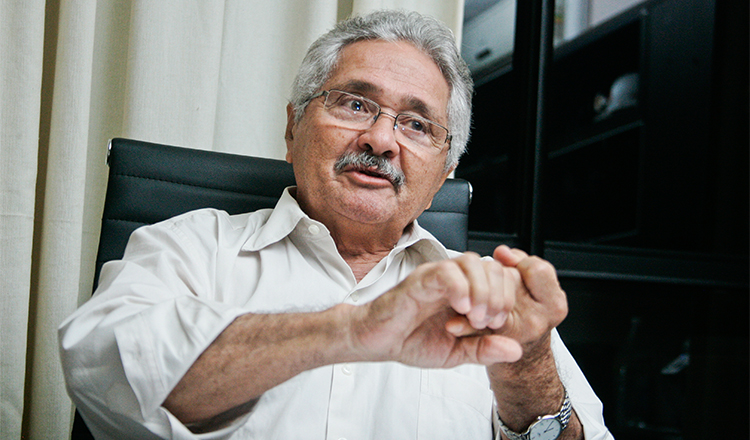 Elmano Férrer se filia ao Podemos e se lança pré candidato