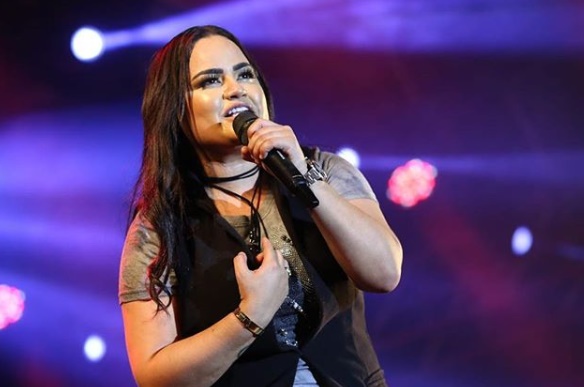 Mara Pavanelly é assaltada durante viagem de ônibus com a banda
