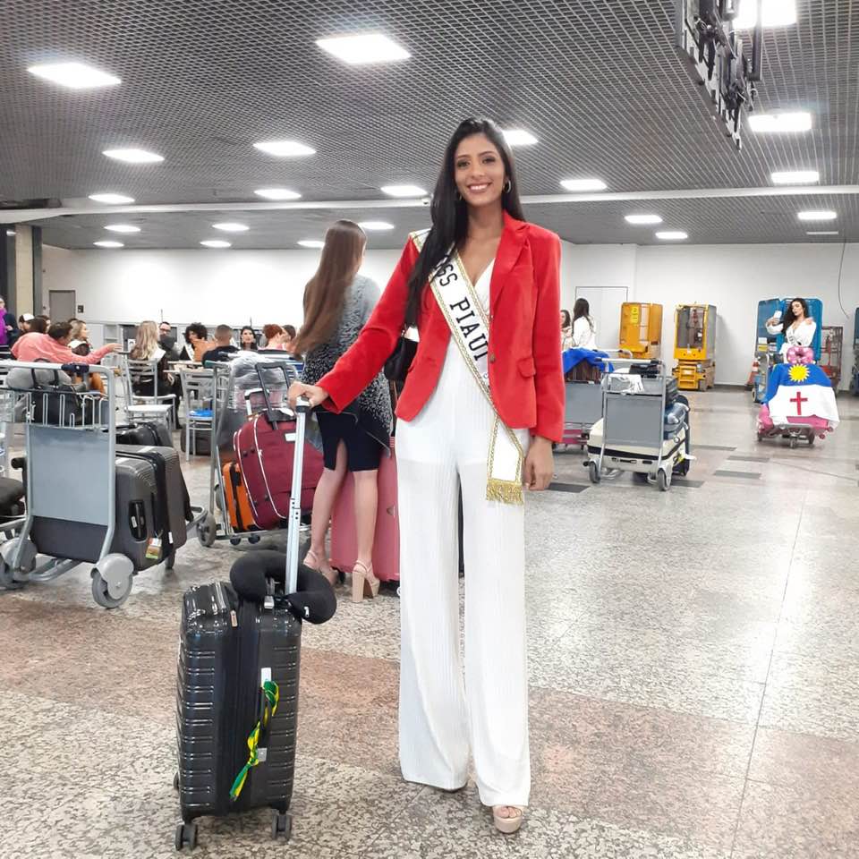 Vanessa Lima Araújo embarcando para o confinamento do CBN 2019 em Bento Gonçalves no Rio Grande do Sul – Fotografias: Arquivo pessoal da Miss. (CBN)