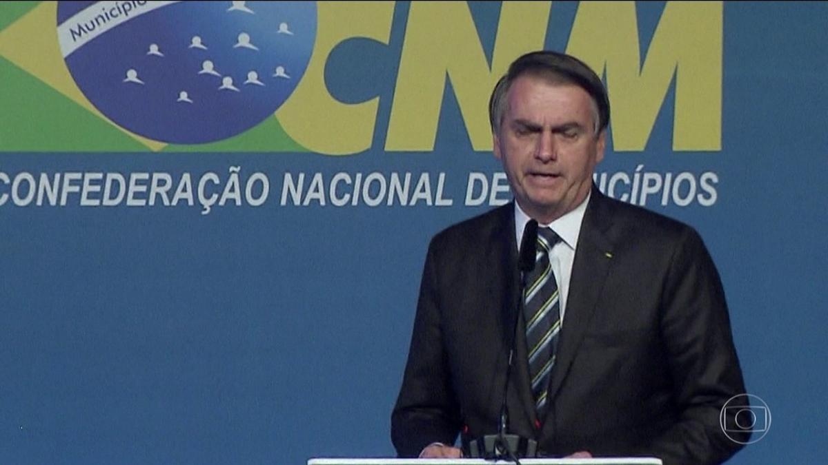 Bolsonaro assina MP que concede 13º pagamento do Bolsa Família