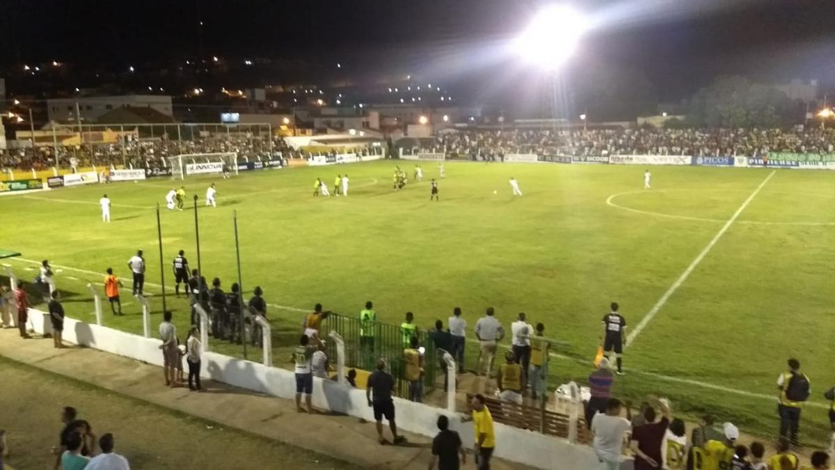 Após perder de 1x0 no duelo de ida, na volta, Picos vence o Oeirense por 3x1