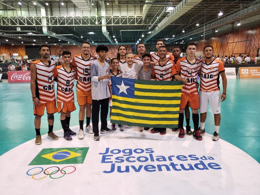 Caic Balduíno fica em segundo lugar no torneio de handebol dos Jogos Escolares
