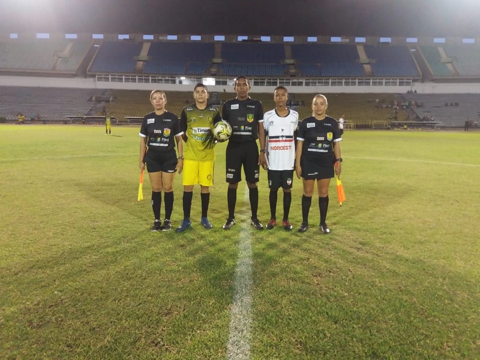 Torcedor que ofende árbitro em partida de futebol é identificado