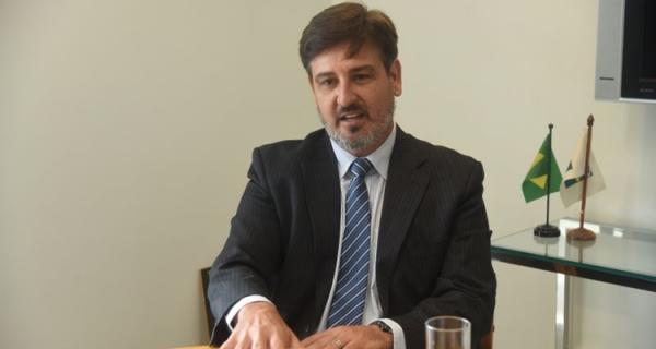 Justiça nega pedido para afastar Segovia do comando da PF