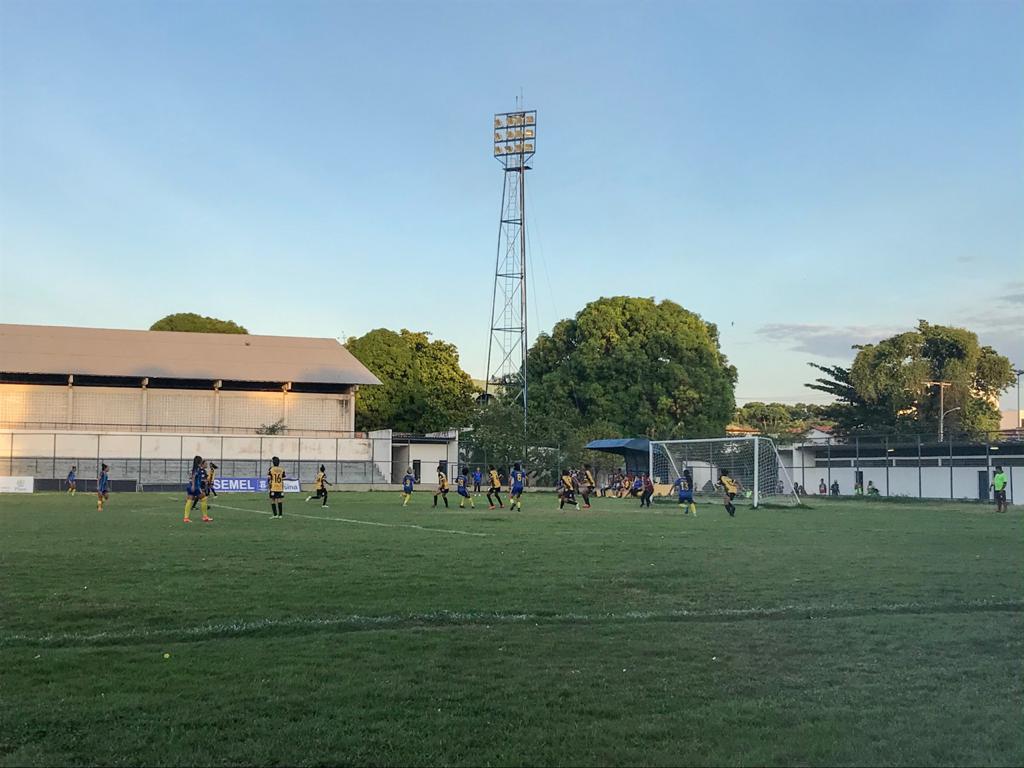 Tiradentes dispara na tabela e vence Abelhas Rainhas por 6x0