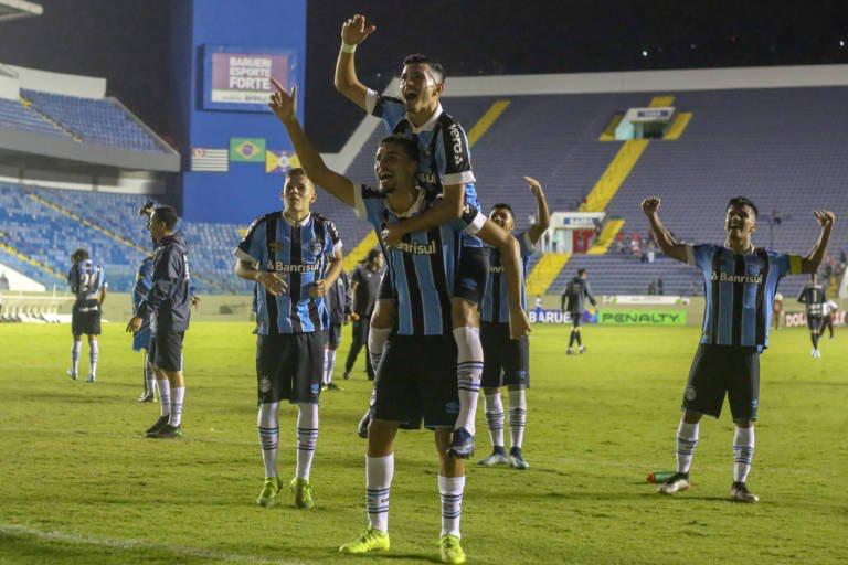 Grêmio vence Oeste e garante vaga na final da Copinha