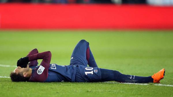 Neymar vai operar e só volta a jogar um mês antes da Copa