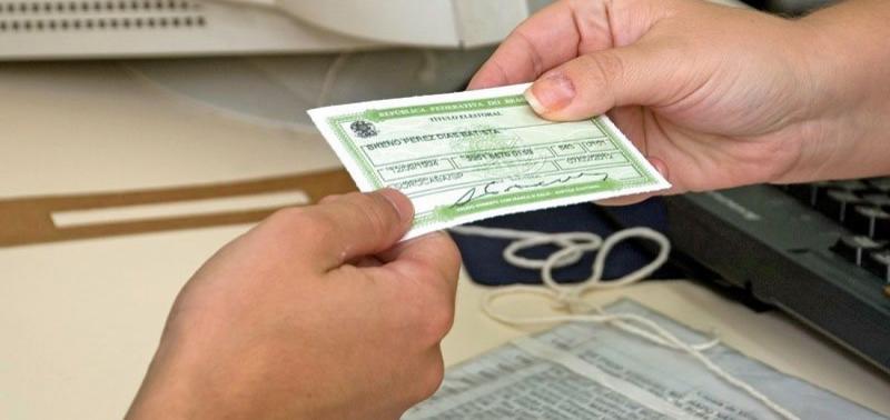 Termina na sexta-feira o prazo para pedir ou transferir título eleitoral