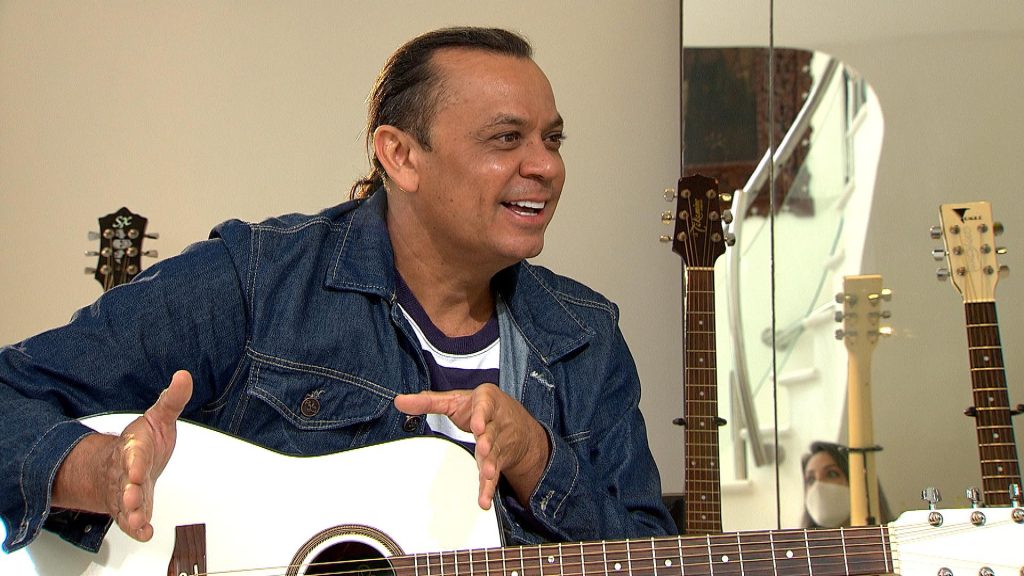 Com 30 anos de carreira, Frank Aguiar troca nome artístico para Luz Aguiar