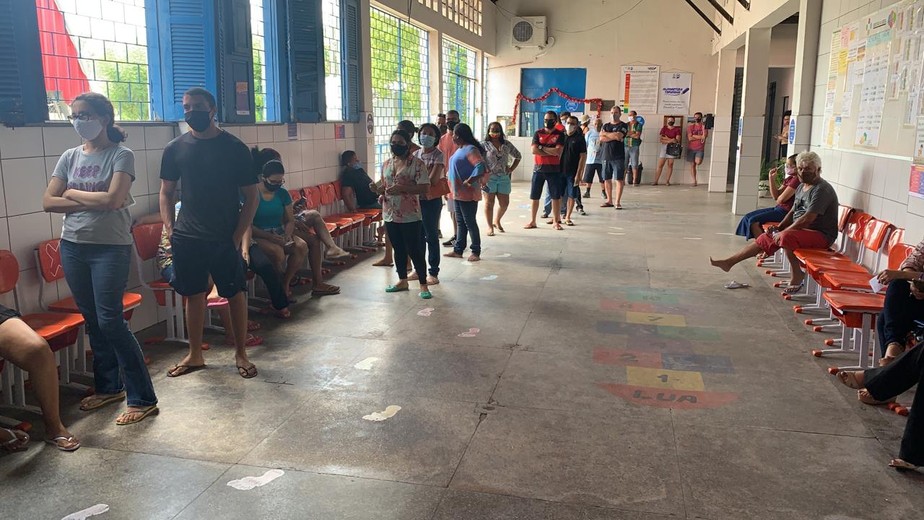 Votação atrasa três horas em seção após sumiço do livro de ata em Teresina