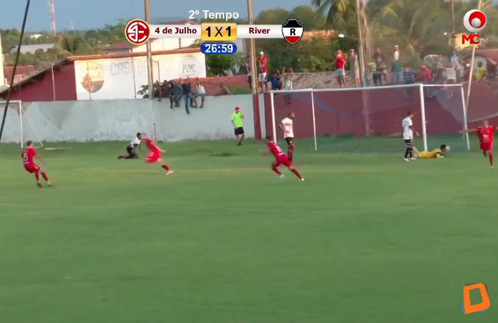 Jogo entre 4 de Julho e River é marcado por aglomeração e desrespeito aos protocolos de saúde
