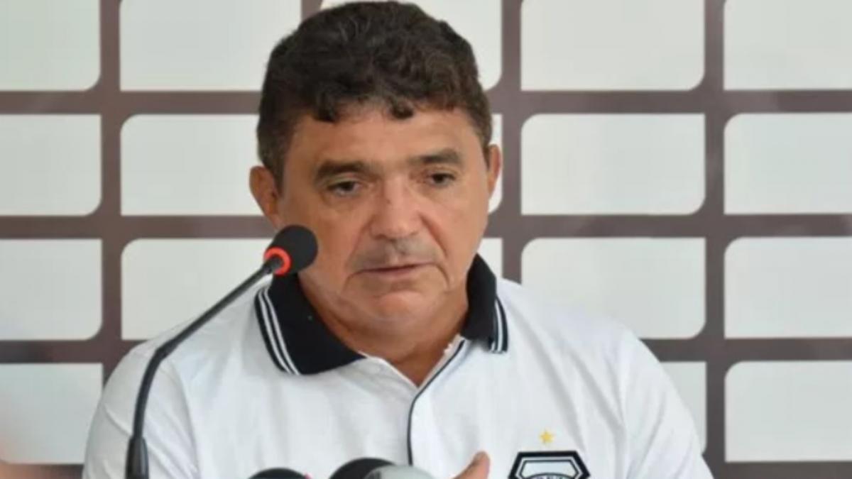 4 de Julho anuncia a contratação do técnico Flávio Araújo 