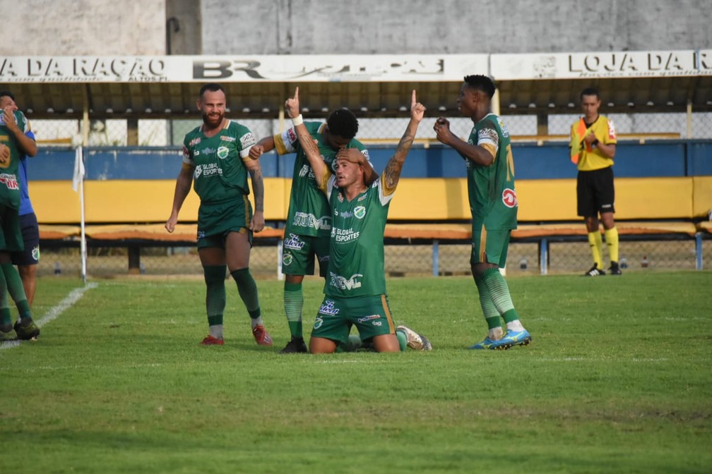 Jogando em casa, Altos goleia e conquista acesso à Série C do Campeonato Brasileiro