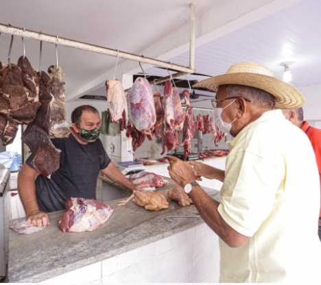 Dr. Pessoa visita obras na zona Sudeste e garante entrega do mercado do renascença
